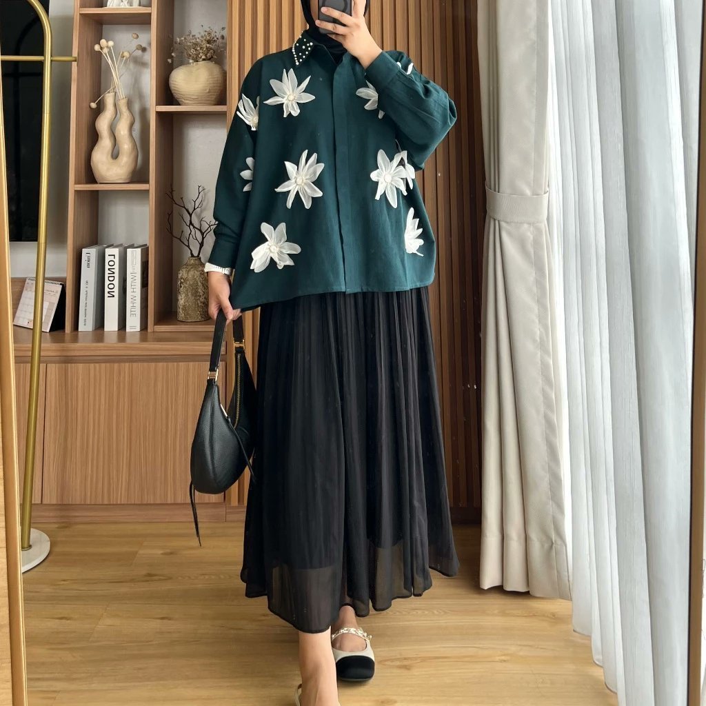 styleootdcewek's tweet photo. Inspirasi style hijab dan blouse kekinian? Pasti pakai #HijabStyle! Yuk, koleksi sekarang! 🧕 #FashionMuslim #ShopeeSambutRamadhan Blouse Terbaru Kekinian Blouse Diana Bunga Vibes Bestie

Blouse Flowery (Diana Flowery Blouse)
https://t.co/eUumFMo1sQ https://t.co/yBPj4jnz8P