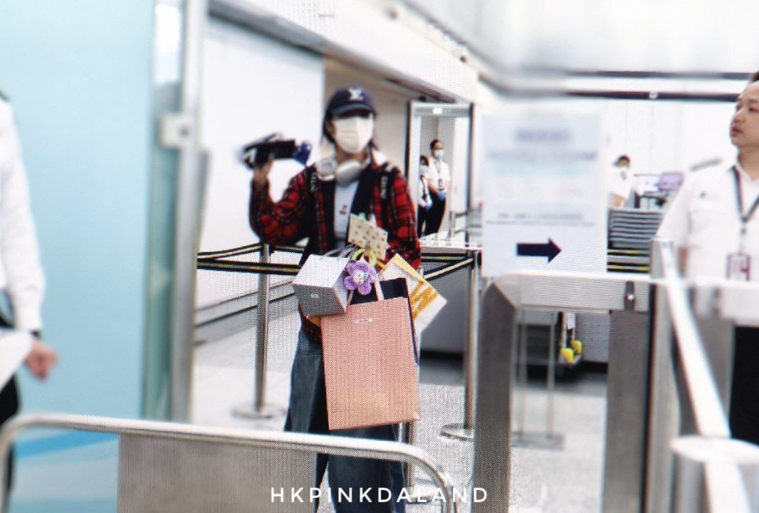 250308 홍콩 공항 출국 Preview

@Apinkknj 선물 아주 많아 🤣

#Apink #에이핑크 #Namjoo #남주