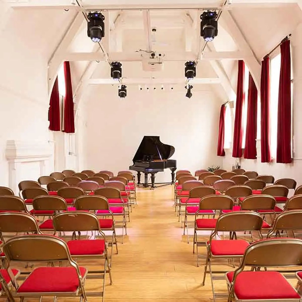 CrossEyedPiano's tweet image. Art at October Gallery
Sat 5 April
4 pianists, 4 passions
Two hours of piano music, accompanied by GenAI art projection and a smattering of poetry.
@note4notebook introduces a special concert which brings together 4 pianist friends playing their favourite music
Read more…