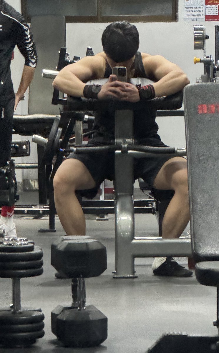 술을 이제 그만 처 먹어야해,,