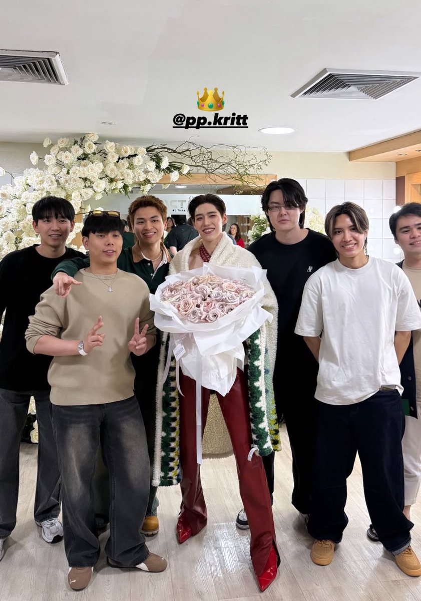 เพื่อนอัสสัมโคตรจะแมนๆเตะบอล ละดูน้องพี แงงง เจ้าหญิงของกลุ่มหนิ66655555555