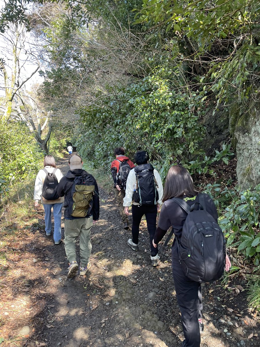marin__sup's tweet photo. 今日は、サポータスのテッペン部のみんなとハイキングからのいちご狩りでした！

三浦富士→砲台山→武山→🍓

普段運動しないから足がぷるぷる

#さぽーたす #サポータス #supportas https://t.co/k1AoU0UQ26