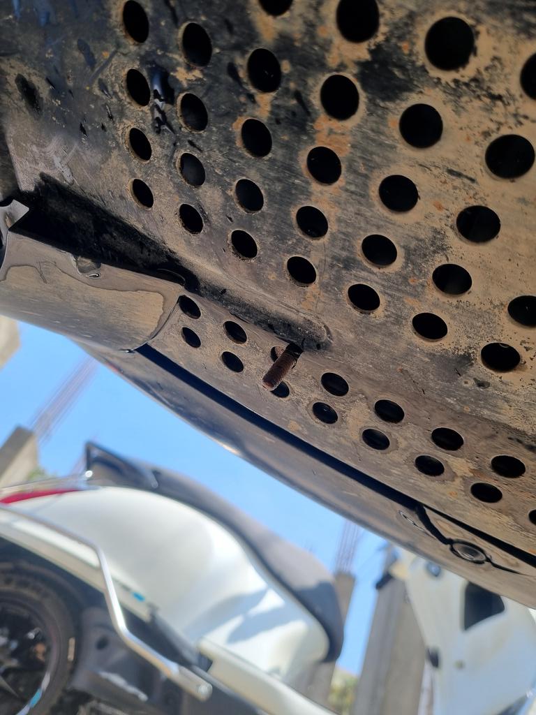 Hrushikesh9009's tweet photo. @bhash @OlaElectric @bhash Your Service and scooter is wrost technlogy. It took 14 Days get repaired my scooter and this is your repair ( New battery not getting charged panels are broken and unfitted. Fasteners are open Even wheel nuts are missing) are gambling with customer's Life? https://t.co/fq708CgqiP