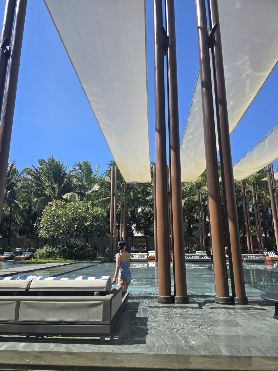 두리번 두리번,.