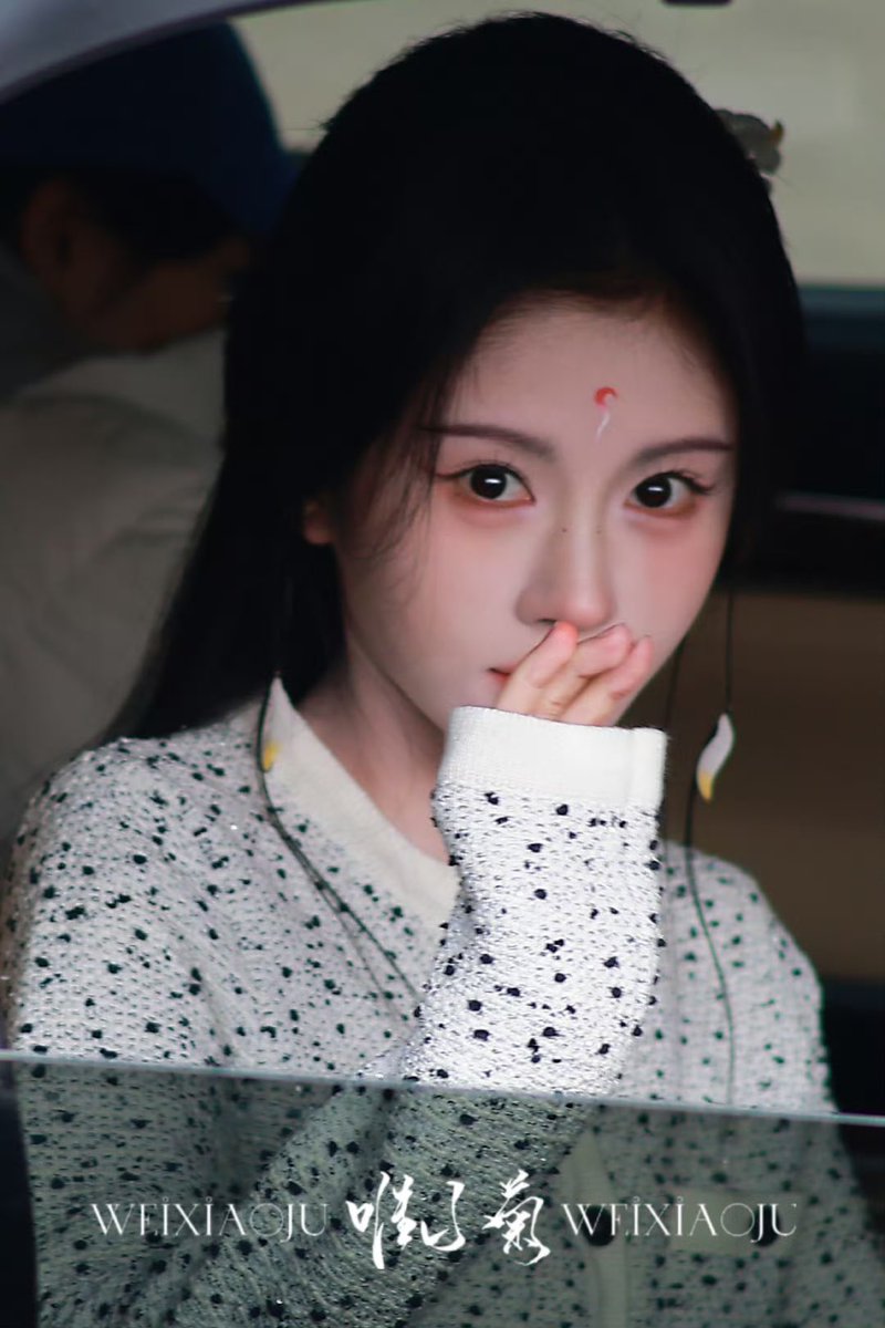 สวยมากกกกกกก แต้มไฝเสน่ห์สองจุดที่สันจมูก กุวิ่งไปกี๊ดดดดดด