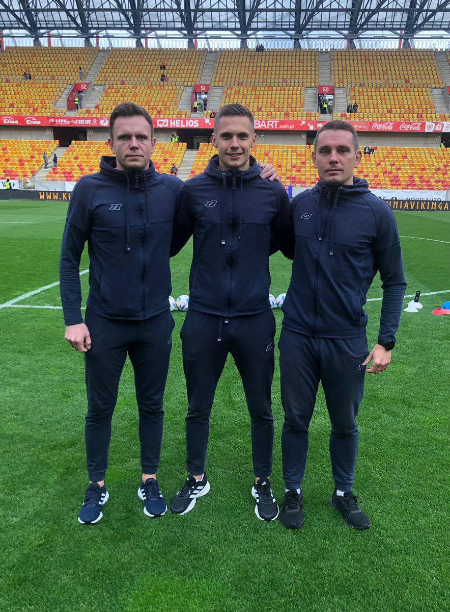 Damian Sylwestrzak i Adam Karasewicz (KS <a href="/DolZPN/">Dolnośląski Związek Piłki Nożnej</a> ) powołani zostali do grupy arbitrów którzy poprowadzą mecze na czerwcowych Mistrzostwach Europy U21, na Słowacji🇸🇰
Gratulujemy i życzymy samych dobrych decyzji💪⚽️
