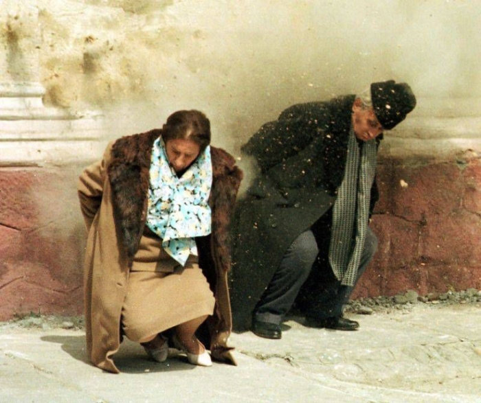 ShanyuModun's tweet image. Би харахдаа
Тухайн үеийн МАХН-ын махны машин НАХЯ өөрсдийн мэдээлэгч нараас сонгож эсрэг талдаа гарган АРДЧИЛАЛ нэртэй төсөл хэрэгжүүлсэн
Учир нь Зүүн Европ, ЗХУ-ын хувь заяаг давтахыг хүсээгүй
Өнөөдрийн МАНгасыг бий болоход АН-ын өмнөх нөхөд хамгийн их тусалсан
ӨР-өө цайруулсан