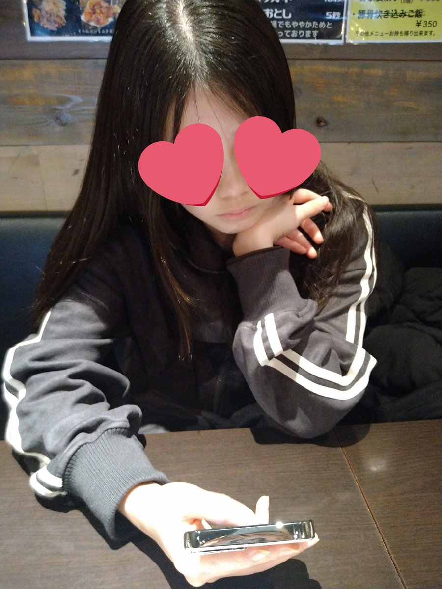 yukasena2's tweet photo. 今日は娘久しぶりの部活お休み😍
定期考査もまぁまぁ良い感じだったし、４月から中学３年生。行きたい高校に向けて部活も勉強も頑張れ〜✨
お昼はメガネ新調して小岩頃場さんでランチ〜🤤いつも１人でくるけど、娘と食べる白頃場はいつにも増して美味しかった😍#小岩 #頃場　#ラーメン好き https://t.co/zxHtgifFSx