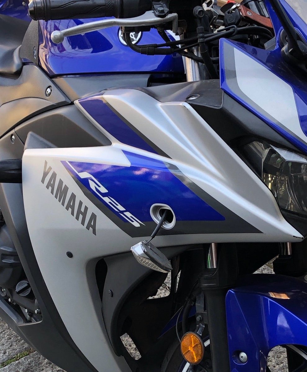 AssysMoto's tweet photo. 今回はヤマハ YZF-R25でGoGo点検とウィンカー修理のご依頼を頂きました。

詳しくはブログでね(*'▽')

#ヤマハ #ホンダ #スズキ #カワサキ
#個人買 #中古車 #格安点検 ＃GoGo点検 #配線修理
#東京都八王子市 #並木町 #もとあっしーず

⇒ https://t.co/gDFE6o7uLy #アメブロ via @ameba_official https://t.co/s8a6CNxkBT