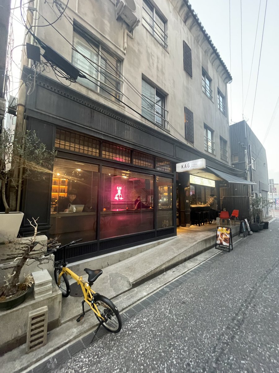 倉敷KAGにて、街場の学校「搬入プロジェクト」のレクチャー無事終了しました。危口さんのやっていた演劇の性質なども含めて説明することで、搬入の立ち位置をより明確に説明できた気がします。120枚のスライドを60分で話つくしました。倉敷によき搬入が芽生えることを祈っております