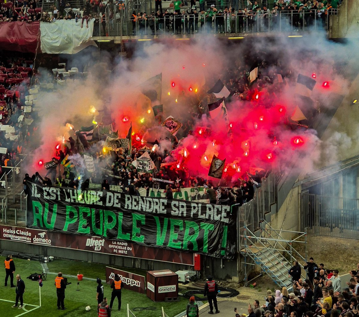 FerveurVerte_'s tweet image. « Imaginez-vous des parcages visiteurs clairsemés, sans bâches et sans tambours ? »

LIBERTÉ POUR LES ULTRAS ! 💚🤍