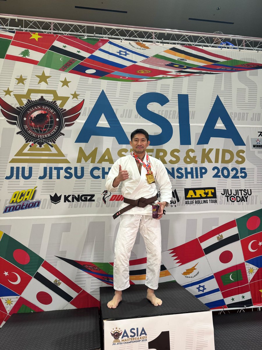 fit_0825's tweet photo. 本日は代表の田中がAsia Masters Jiu Jitsu Championship 2025に出場してマスター30茶帯フェザー級で優勝しました！ https://t.co/gwqAQ5Y4Om