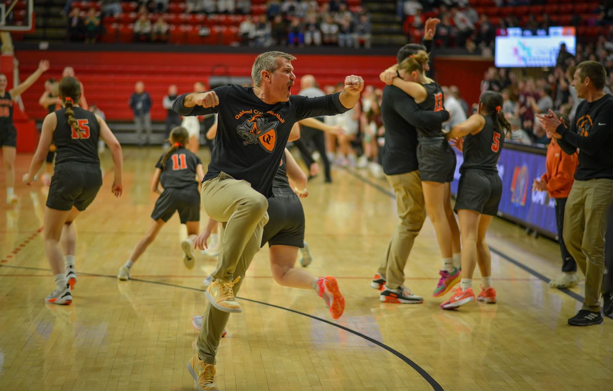 andersoj66's tweet image. Seriously, who would not want to play for this guy? With his hard work, energy and enthusiasm, these girls will run thru brick walls for him.  They play so hard, and are the true definition of a “team”. Congrats @scottguzman and the @OC_Knights on the C2 state title!