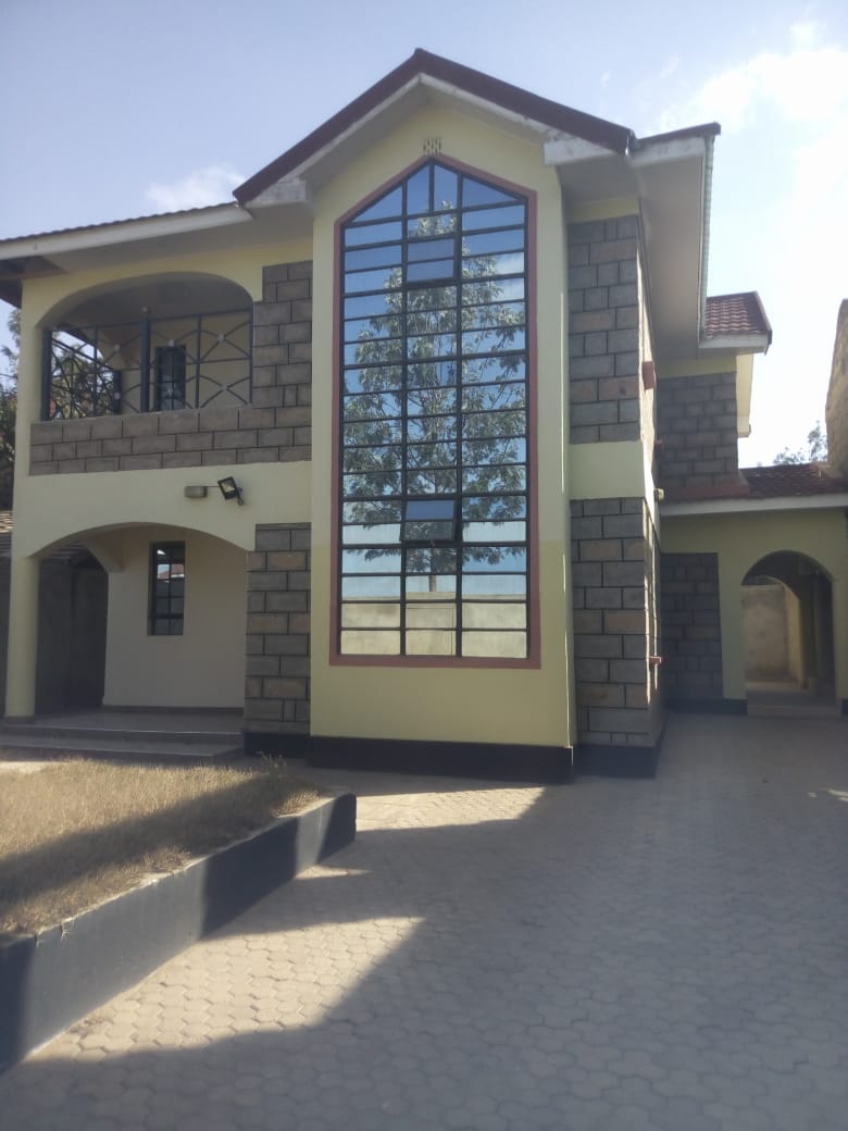 Airbnbskenya's tweet image. 🏡 FOR SALE – 4 BEDROOM ALL ENSUITE

📍 Location: Sabaki, off Mombasa Road (Behind Signature Mall)
💰 Price: KES 14.7M
📏 Plot Size: 40x80
📜 Title Deed Transfers

Don&apos;t miss out on this prime property!

📞 Call/WhatsApp: 0705996736

#HouseForSale #MombasaRoad #Sabaki