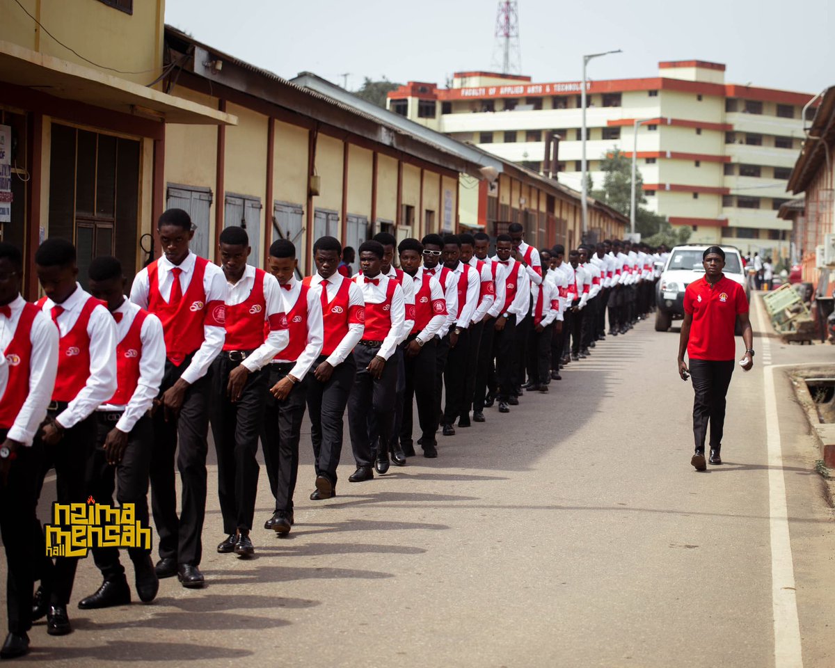 UltimateCityTTU's tweet photo. When we are out and about our duties, the entire university community comes to a stand still 

Landlords! ❤️🚩🔥 https://t.co/JgcGRwTsPF
