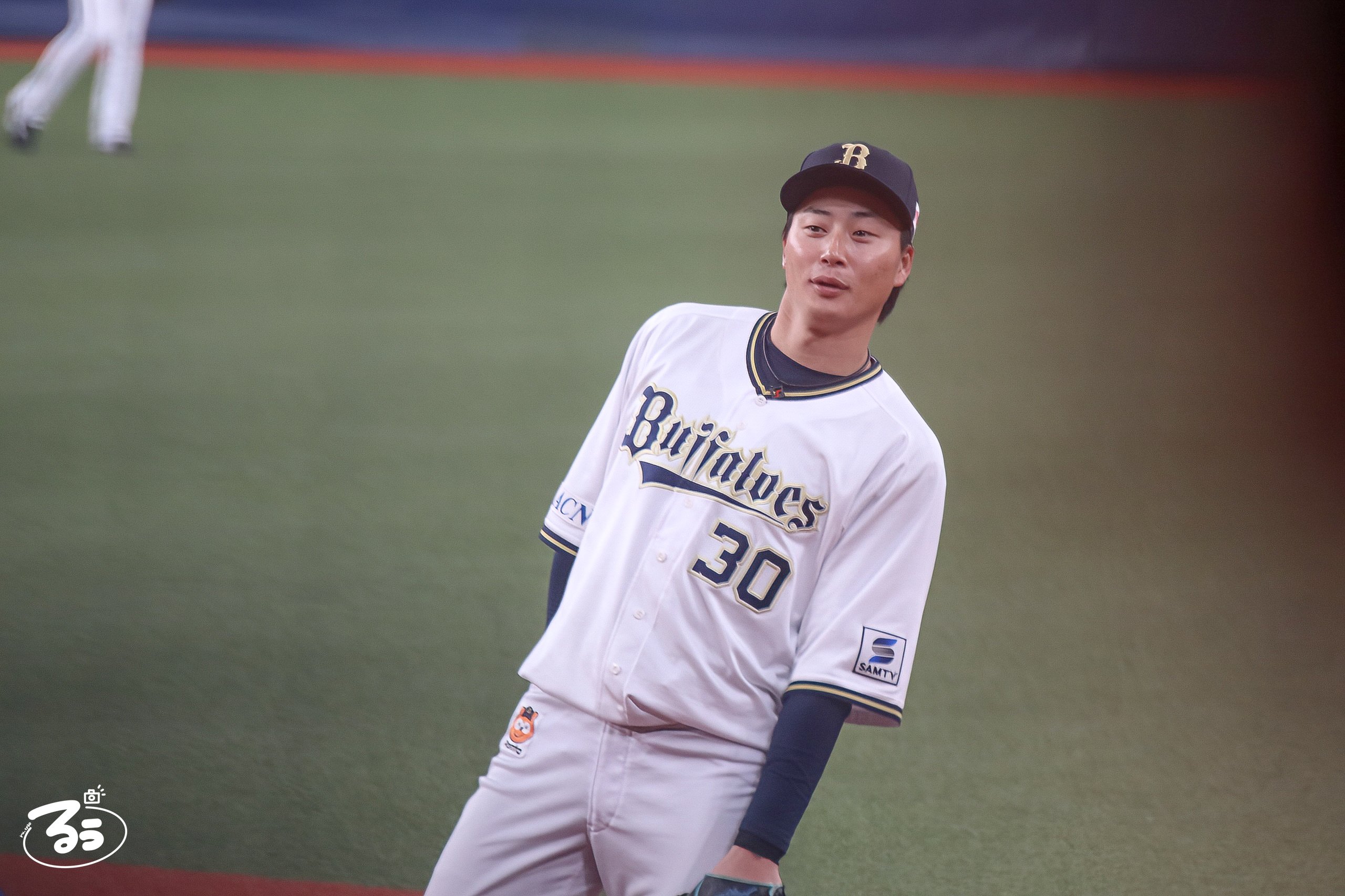 オリックスバファローズ　廣岡大志選手　ハイクオリティユニフォーム(ホーム) Amazon.co.jp: オリックスバファローズ 廣岡大志 ホームサイン入り