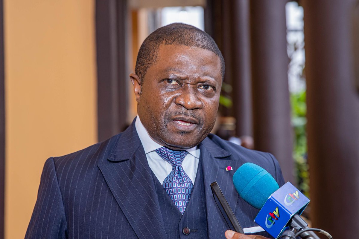 joDionNgute's tweet photo. 🇨🇲🇨🇲Projets routiers,  financement des infrastructures de protection contre les inondations, réhabilitation et modernisation des aéroports de Tiko, Bertoua et Kribi...⤵️
 Le Conseil de Cabinet que j'ai présidé  ce 06 Mars  2025 a fait le tour des questions d'urgence républicaine
dans l'optique d'améliorer les conditions de vie des populations bénéficiaires.🇨🇲
#PM #JDN
#Cameroun 
#ConseildeCabinet