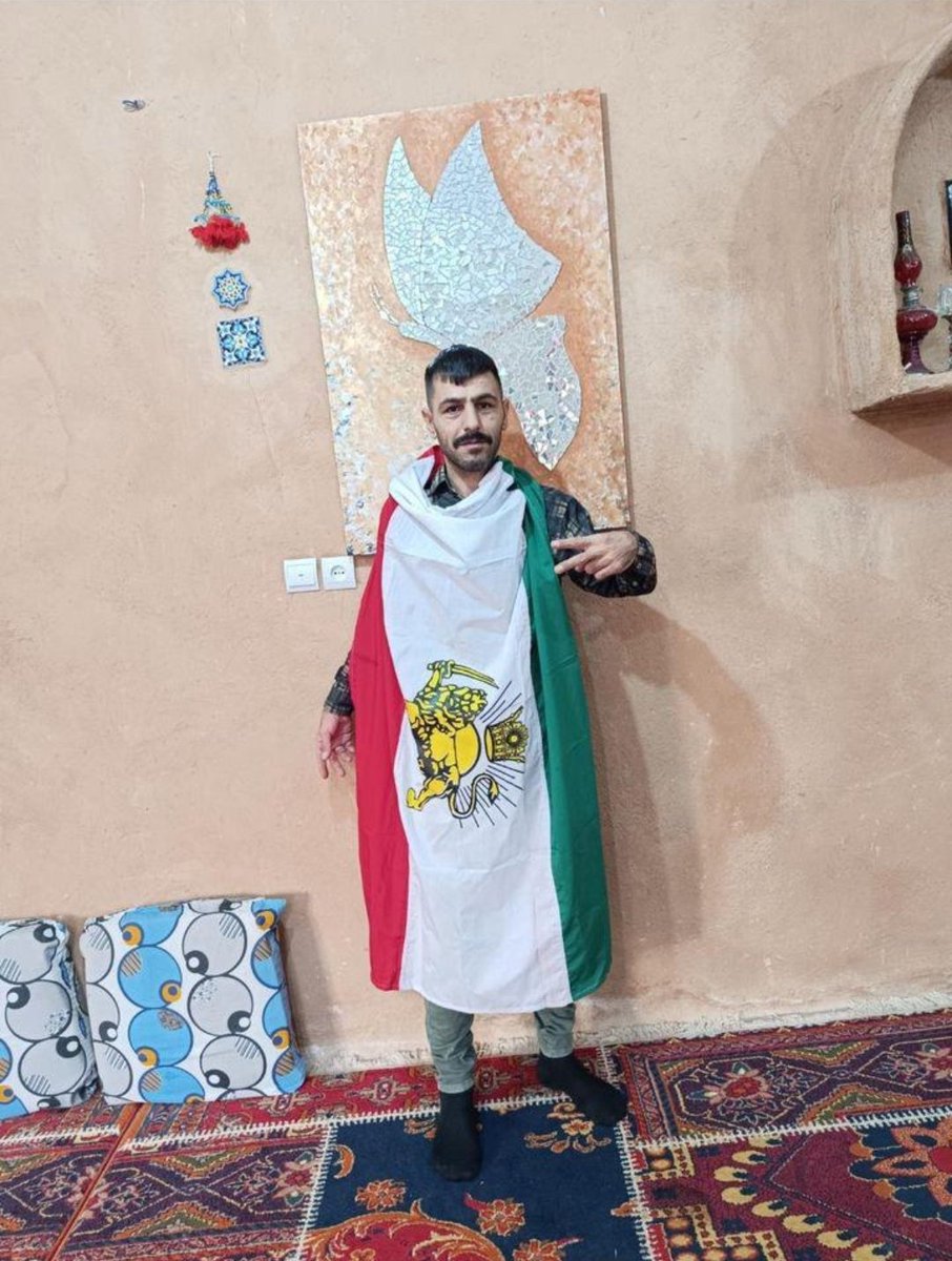 اگر در زمان مغولها دست به اسلحه نبرده بودیم امروز از ایران خبری نبود. و ما این کار رو بارها و بارها در برابر دشمنان ایران انجام دادیم.
#قیام

#اوول_کورکور
#ابول_کورکور