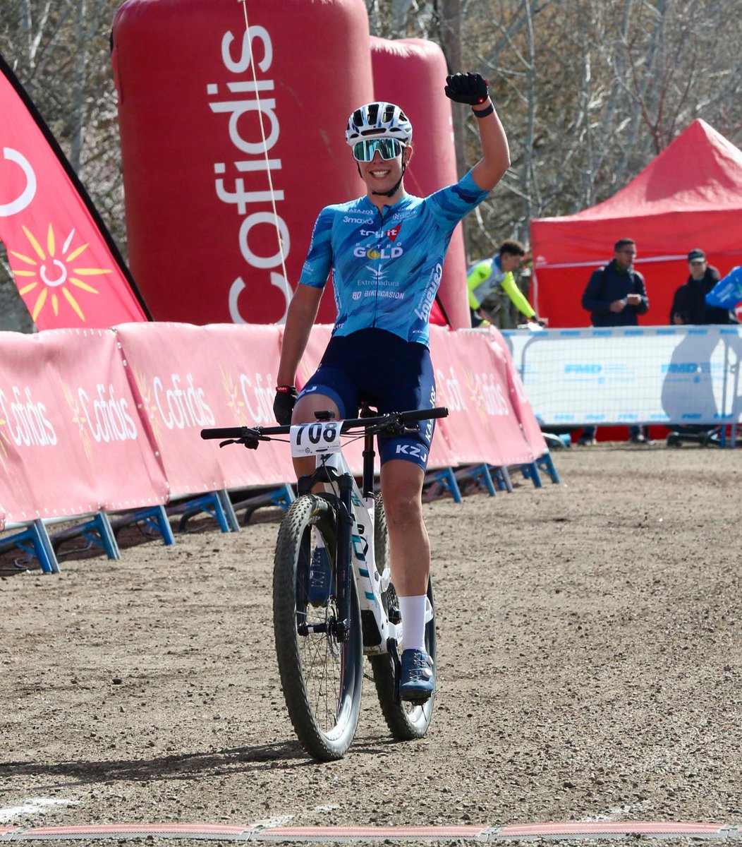 DeportesVLL's tweet photo. Lucía Gómez se hace con la Copa de España BTT XCO Cofidis Gran Premio Ciudad de Valladolid, seguida en el podio de Nuria Bosch y la campeona 
Estíbaliz Sagardoy, que pinchó en el rock garden.
@AyuntamientoVLL
@RFECiclismo @FCiclismoCyL #CopaEspañaXCoCofidis https://t.co/oJNOnPcH1T