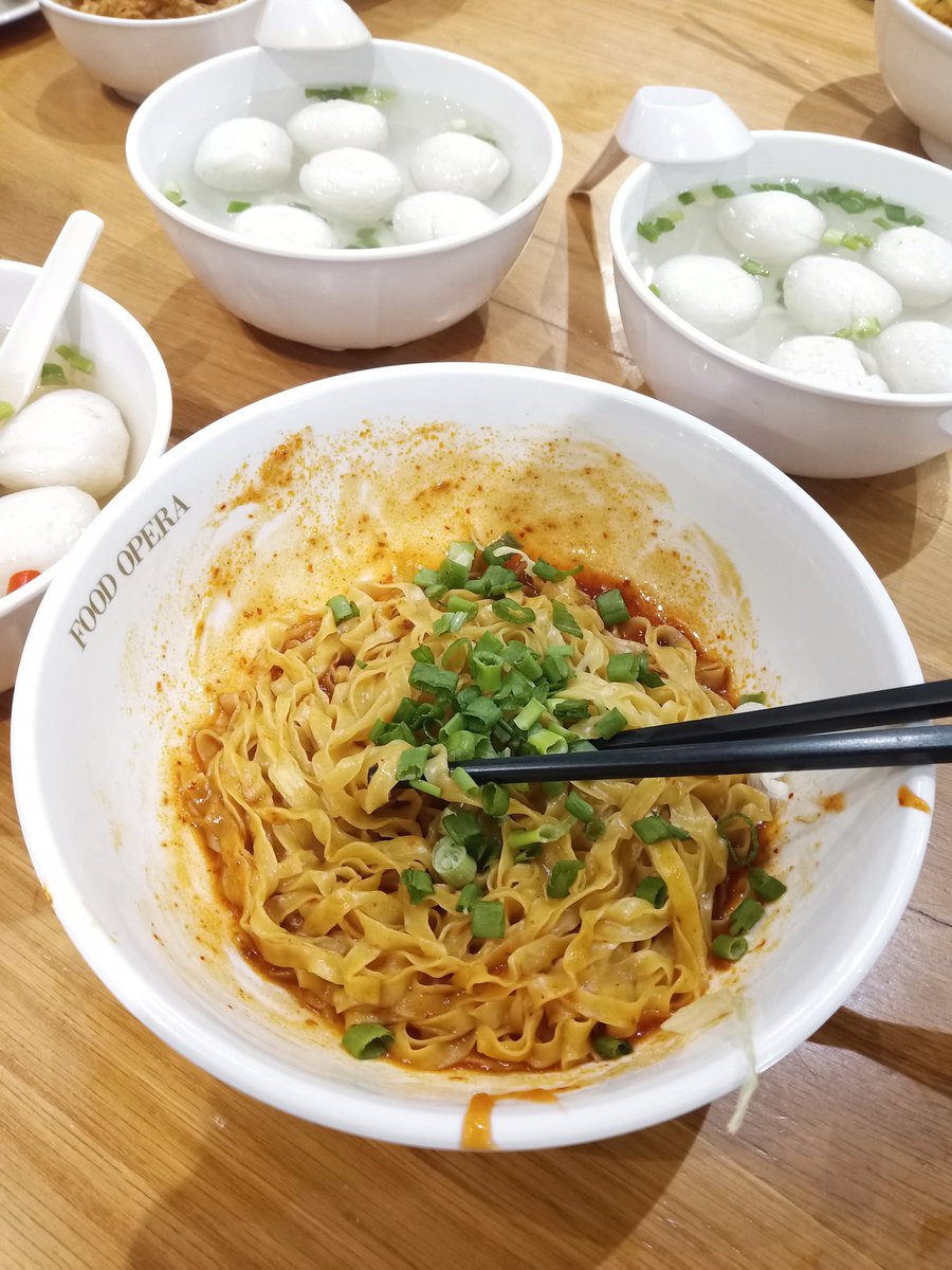 aestheul's tweet image. Fishball noodles, mala &amp;amp; collagen hotpot, nasi lemak 
#cullinary