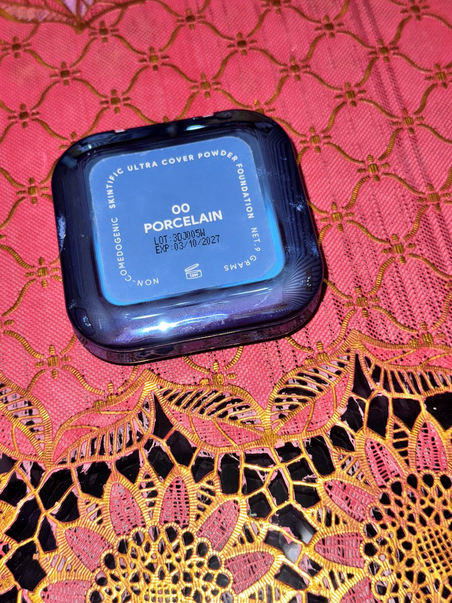 mamanyalily's tweet image. WTS PRELOVED MAKEUP
Skintific
Ultra cover powder foundation
shade 00 porcelain
kepake 2x
jual 60k
#skintific #powderfoundation #makeup #prelovedmakeup #zonajajan #zonauang