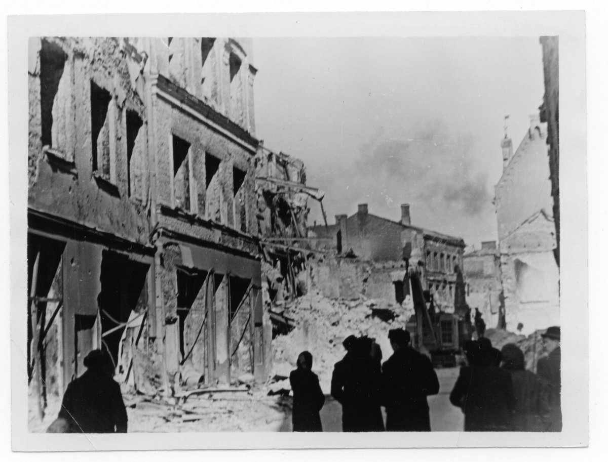 When Tallinn burned – Estonia commemorates the March 1944 bombings. On 09.03.1944, the Soviet Air Forces started to bomb the Estonian capital, Tallinn; some 600-700 civilians died, over 600 were wounded and some 20,000 people were left homeless.