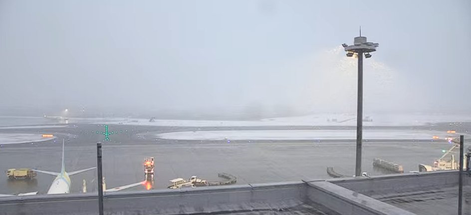 tw192's tweet image. 降って来ましたが　ベチャベチャ雪ですね
積もらない感じの雪です