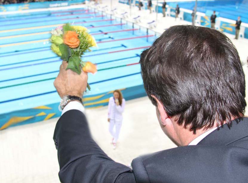 cestrosi's tweet photo. Camille, aujourd’hui, je pense si fort à toi. 10 ans que tu es partie et que je ne te vois plus que dans mes souvenirs. Je me souviens de cette joie partagée avec tes proches lors de ta victoire en 2012, quand tu as décroché l’or aux JO de Londres. Une athlète extraordinaire, une jeune fille et une amie que j’ai vue grandir. Nous ne t’oublierons jamais. Pensées émues pour tes parents, ta sœur Chloé, ton frère Quentin, tes proches ainsi que pour les autres victimes de ce terrible accident.