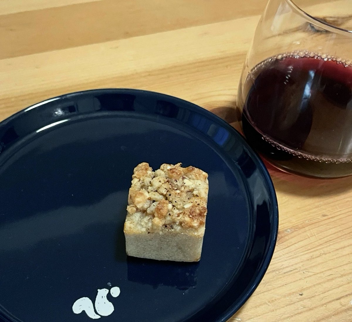 チーズペッパーフィナンシェケーキには赤ワイン🧀🍷