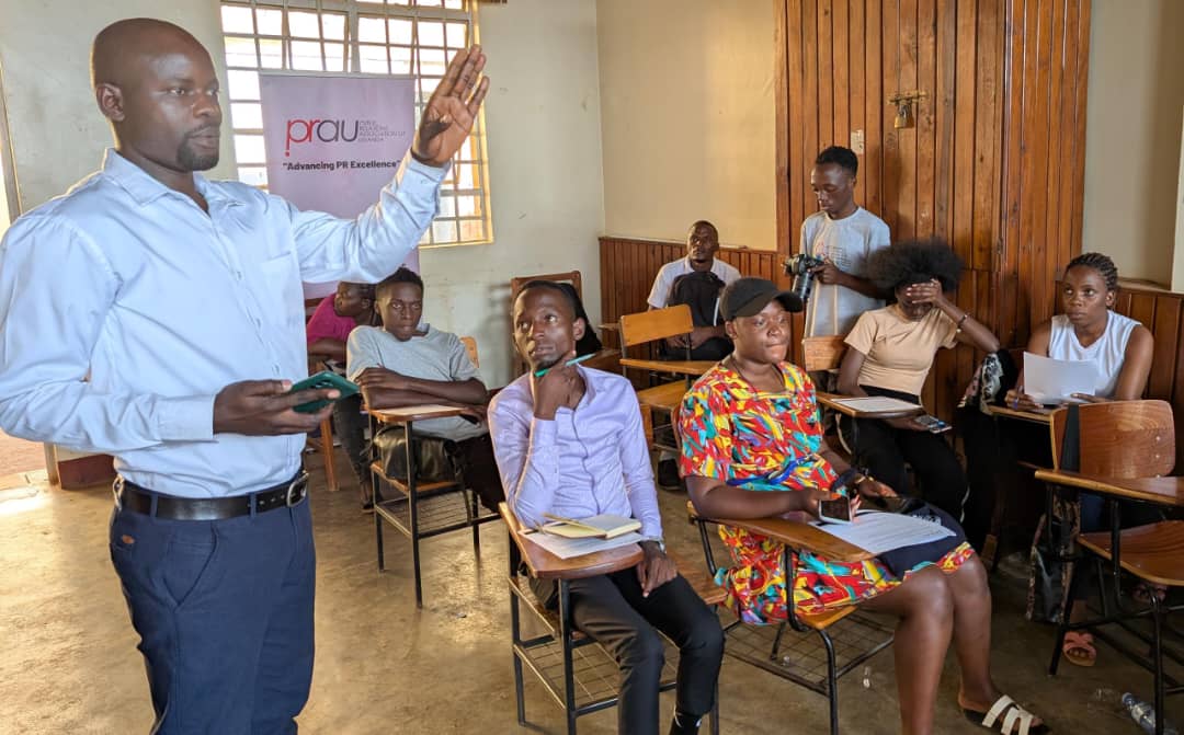 PRAU_Uganda's tweet photo. #PRAUEngagments
PRAU engaged @NdejjeUnive Journalism & Communication students on 10 career paths in the field and encouraged them to Join #PRAU and elevate their professional credibility and kick-start their PR & communication journey!
#PRAU #FutureCommunicators #PRExcellence https://t.co/9tEwAffwnJ