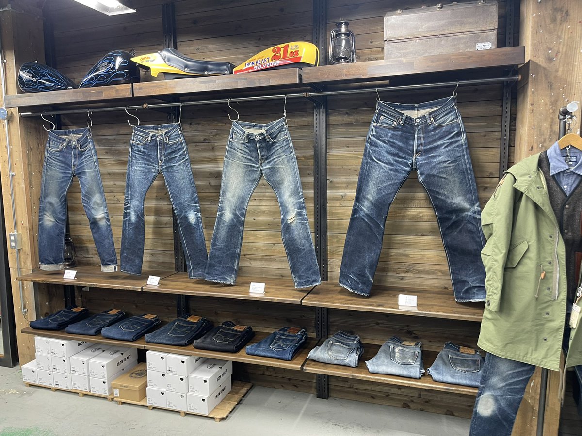laidback_bloger's tweet photo. アイアンハート ザ ワークス 東京
💥新商品の試着👖
#555SST
#セルビッチストレッチスーパースリムストレート21OZ
厚めデニム生地だけどラインが綺麗で屈伸が容易にできる🥹
革ジャンも試着しちゃった😍
アットホームな感じが良い👍🏼
☕️ご馳走様でした🙏🏻
#ironhearttheworkstokyo https://t.co/XAXdfwdfBO