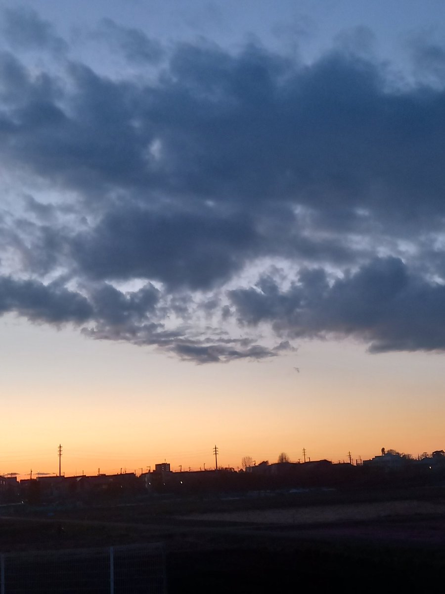 tw_kako's tweet photo. 空。 https://t.co/gMan80AwX1
