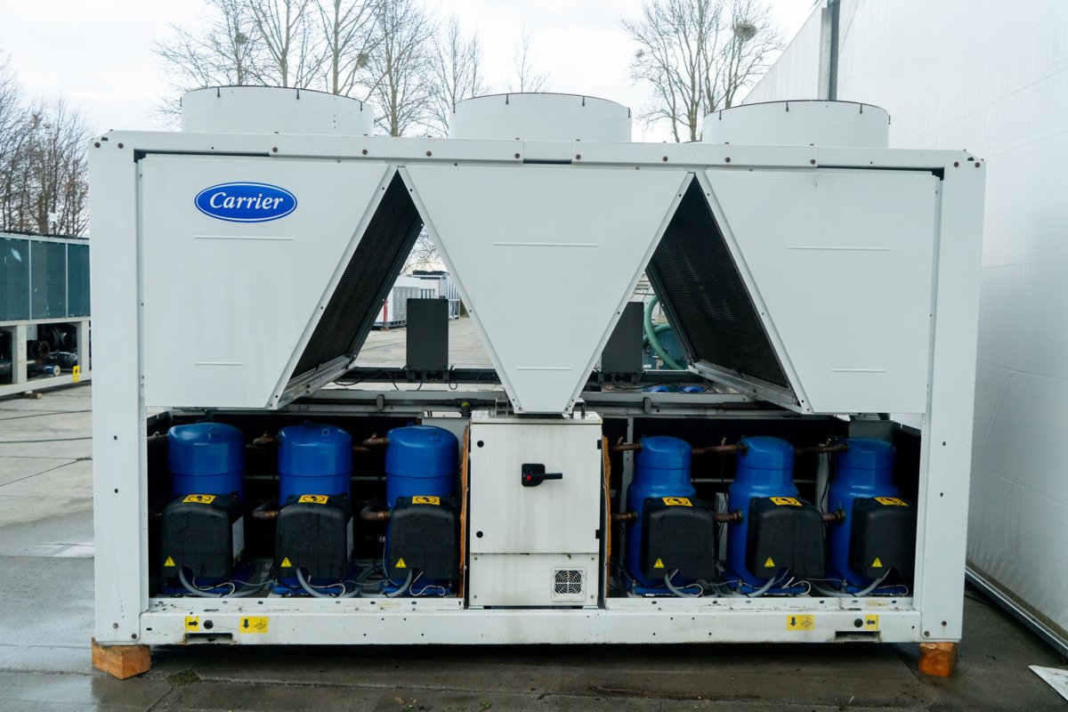 myclima_gr's tweet photo. Μεταχειρισμένος Ψύκτης Carrier 367kw (12/7-35°C) ψύξη , μοντέλο 2011, 2 ψυκτικά κυκλώματα, 6 συμπιεστές Danfoss scroll , ψυκτικό ρευστό R410 , εναλλάκτης shell n tube , 6 inverter ανεμιστήρες , χωρίς υδραυλικό εξοπλισμό . Ώρες λειτουργίας 1751/1577/1704/1454/1299/1492 h https://t.co/nIsiMtGG4K