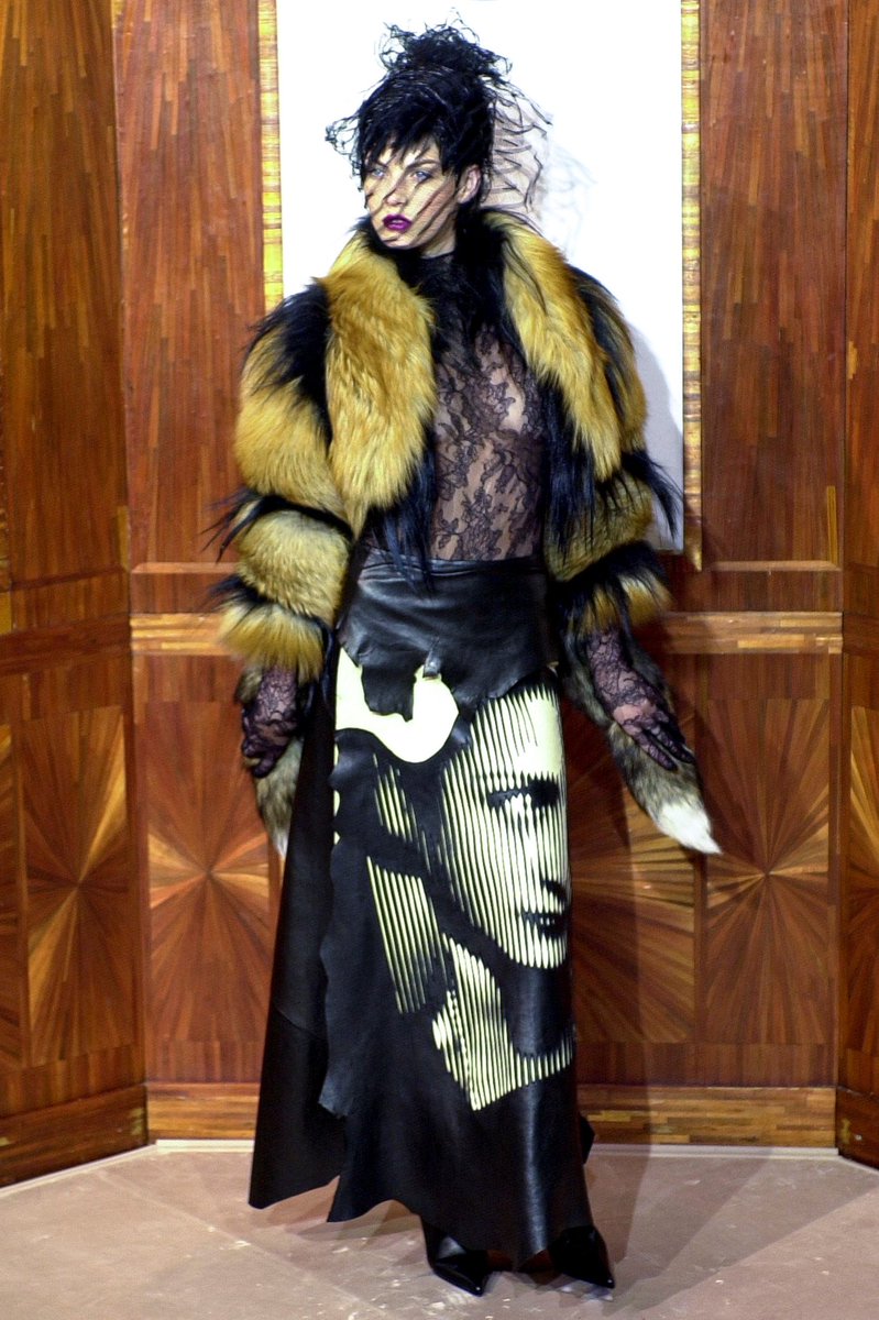 photostreaming's tweet photo. Jean Paul Gaultier Fall/Winter 2000 Haute Couture. https://t.co/HQiJR5zZV6