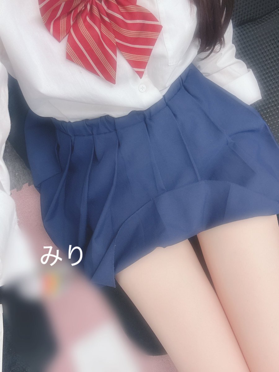 みり出勤中です🌟

早速オリコス生着替え✖️2してくださったお兄さんありがとうございました😍🍓

ラストまで待ってます☺️