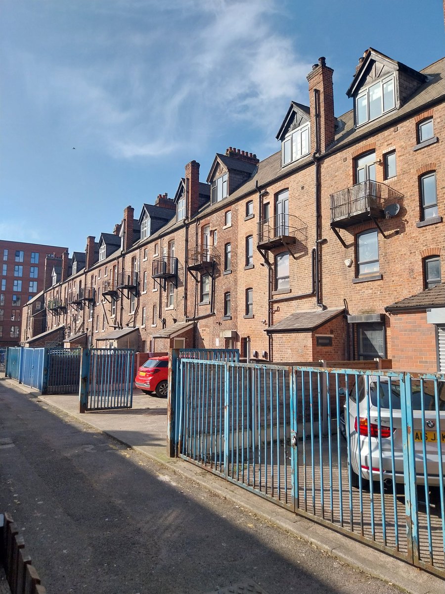 Upp er runninn leikdagur í Manchester. Það hlaut að koma að því að ég myndi sjá leik á enskri grund.