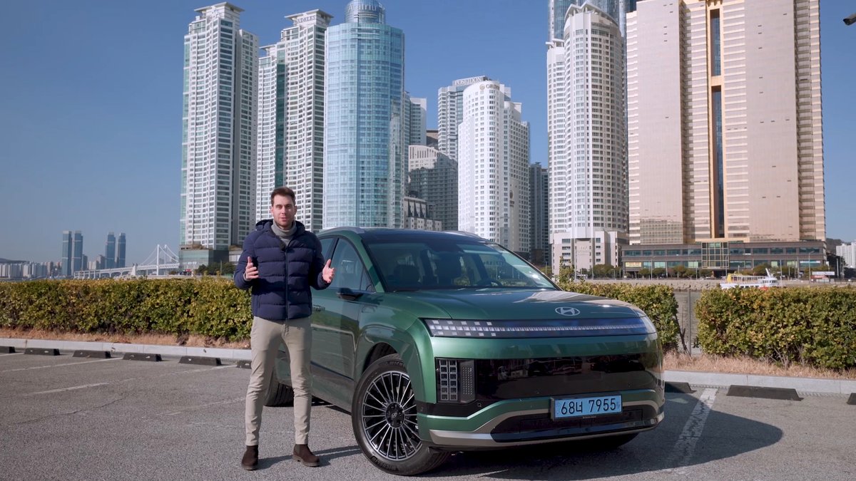 puntalproduc's tweet photo. Volamos hasta Corea del Sur 🇰🇷 con @AlvaroTuriel, para subirnos en el nuevo @HyundaiEsp Ioniq 9, el nuevo buque insignia 100% eléctrico de la marca⚡️. Llega con mucha tecnología y una autonomía de +600 km 🔋.

@CCubicos @antena3com #CCubicos381 @DeSdelarocha https://t.co/djsnqT3tDR