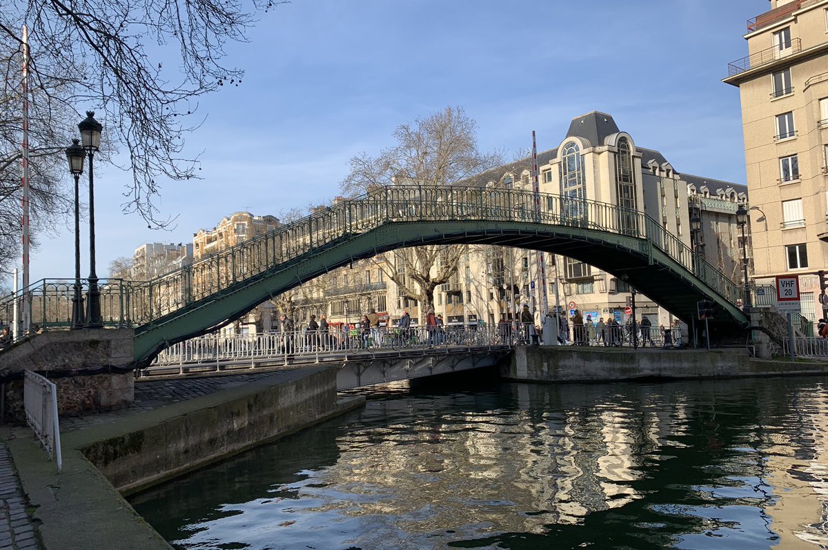 JMCambaceres's tweet photo. Inauguration pont #BernadetteLafont, égérie du cinéma #NouvelleVague, sur #CanalSaintMartin (@Paris) par @Anne_Hidalgo, élus concernés et #JeanPierreKalfon, en présence de sa fille Elisabeth et de ses 3 petites filles dont #AnnaMedvecsky réalisatrice,+ amis cinéma et #Cévennes. https://t.co/oKcrevf0gq
