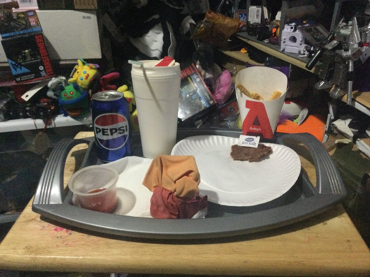 Transfan2's tweet photo. @Lampi_Ygo
Puggle IDW Galvy: I Visited #TransformersShatteredGlass Universe Again! Today+Saw #OptimusPrime Again! We Saw Lunch From @Arbys & #Arbys #863! #PugglesTalk #Transformers #ShatteredGlass #ShatteredGlassOptimusPrime #GalvySG #FunSGPrime🚨🚨❌❌ https://t.co/L1g0hfr6jK