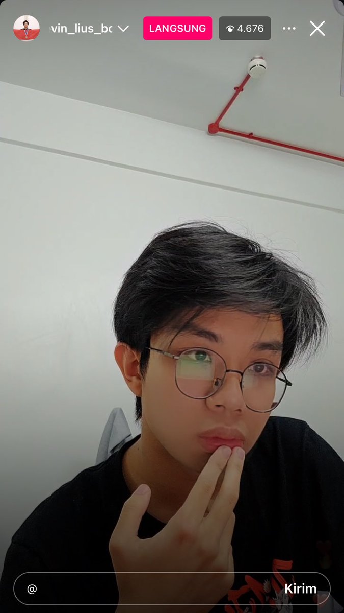 thisisnisa06's tweet photo. KAMSIA YAA VIN UDAH NGELIVE IG LAGI DAN AKUNYA IKUT NONTON HEHEHE LOP YU BANYAK BANYAK 🥹🥹🥹🥹🥹💗💗💗💗💗💗 #imkevin #kevmistry #coc #kevincoc #kevinliusbong https://t.co/fB2FTxjQR1