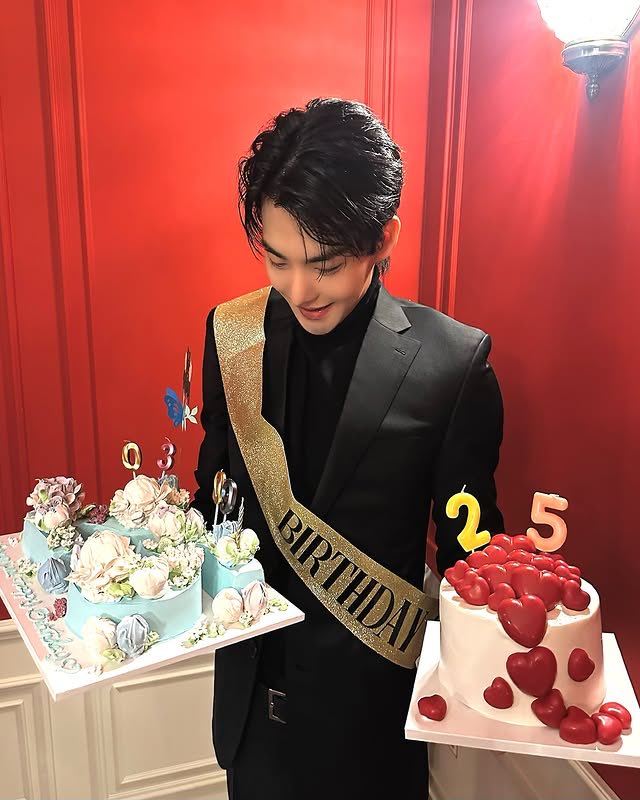 hyunjunhur_intl's tweet photo. 4 #현준 #HYUNJUN https://t.co/9BUSkDNA0V