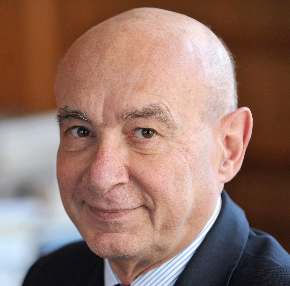 DHdeSevres's tweet photo. Intelligence, Courage, Verve, Charisme, Finesse d'esprit, maniant  le verbe avec Dextérité, @ClaudeMalhuret devrait être un exemple pour nous Tous !

Merci, 1000 fois MERCIS, Mr le Sénateur ! 🇨🇵🙏🇪🇺 https://t.co/wHMa4i0X8f