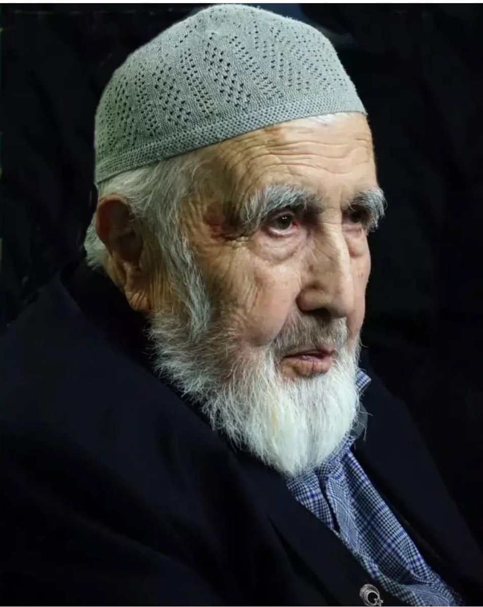 انا لله وانا اليه راجعون

Kıymetli büyüğümüz, derneğimizin onursal başkanı Kasım Yağcıoğlu hocaefendi vefat etmiştir.

Cenazesi bugün ikindi namazında İstanbul Fatih Camii'nde kılınacak, ardından Giresun ili Alucra ilçesi Boyluca Köyü'ne defnedilecektir.