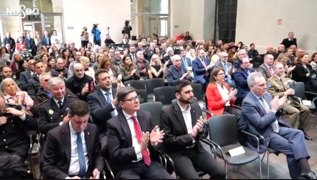 ismaelsc_'s tweet photo. 📢 Hemos participado en los actos del #DíaDelCuerpoDeBomberos de Sevilla, reconociendo su imprescindible labor 🚒👏

Sin embargo, seguimos denunciando la situación de los parques pese a las promesas: infraestructuras en mal estado y falta de personal 🔥🚨 https://t.co/JDSDfA8NcK