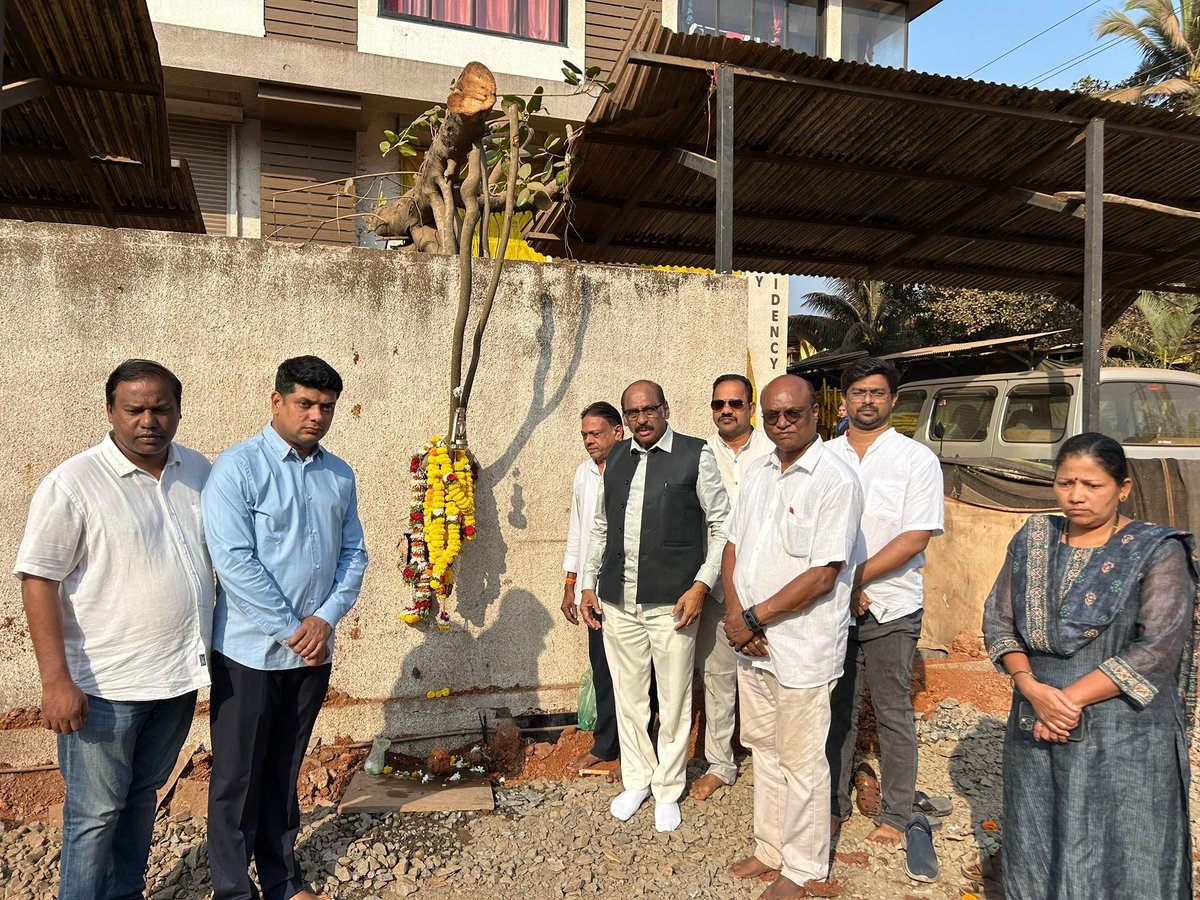 amitspatkar's tweet photo. Today alongwith @INCIndia incharge of Goa Shri @Manikrao_INC Ji visited the site of Shri Khapreshwar temple which was demolished by the @BJP4Goa Government in Goa last Sunday. Reaffirming our commitment to protecting Goa’s cultural and religious heritage, we fully support Temple committee demand to rebuild the Shri Khapreshwar Temple at the same location where it originally stood. The sentiments and beliefs of the temple committee and devotees must be respected, and we stand firmly by their rightful demand. @INCGoa will always fight to preserve our traditions and ensure justice for Goans.