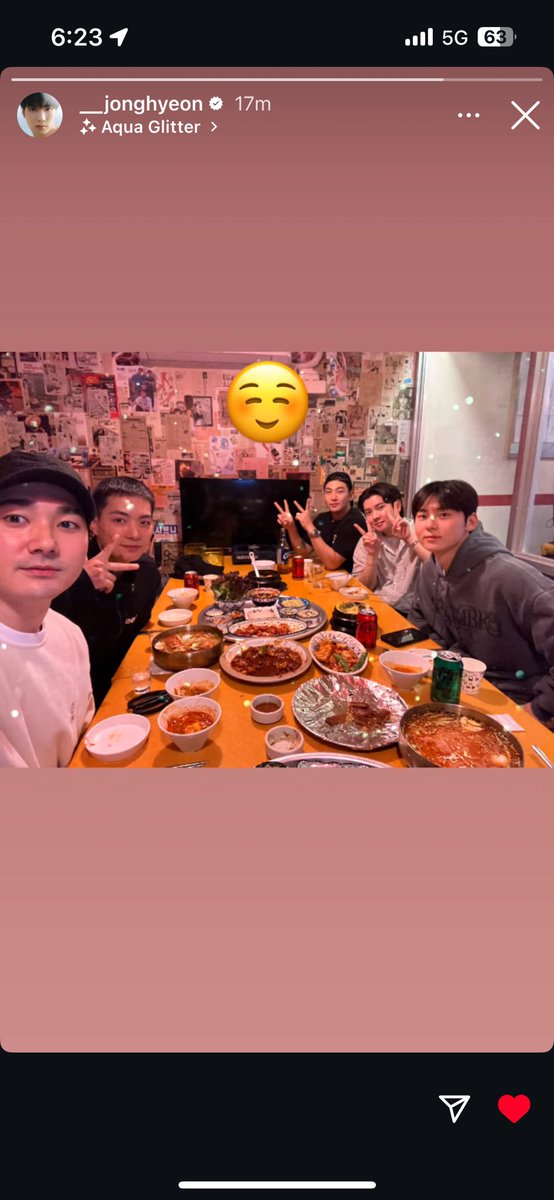 Ah, my loves ♥️ does this look like a group that wanted to disband? I can never get over this 😭 #nuest #뉴이스트