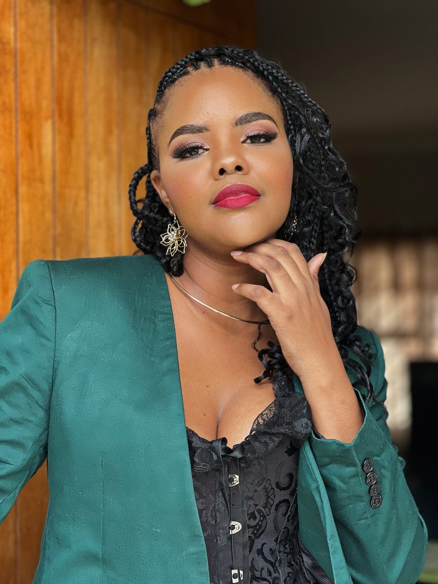 Micky_right's tweet image. Signed off with stats, style, and a love for the game. Yours in football analysis, Always!😉⚽💋🎙️🥰