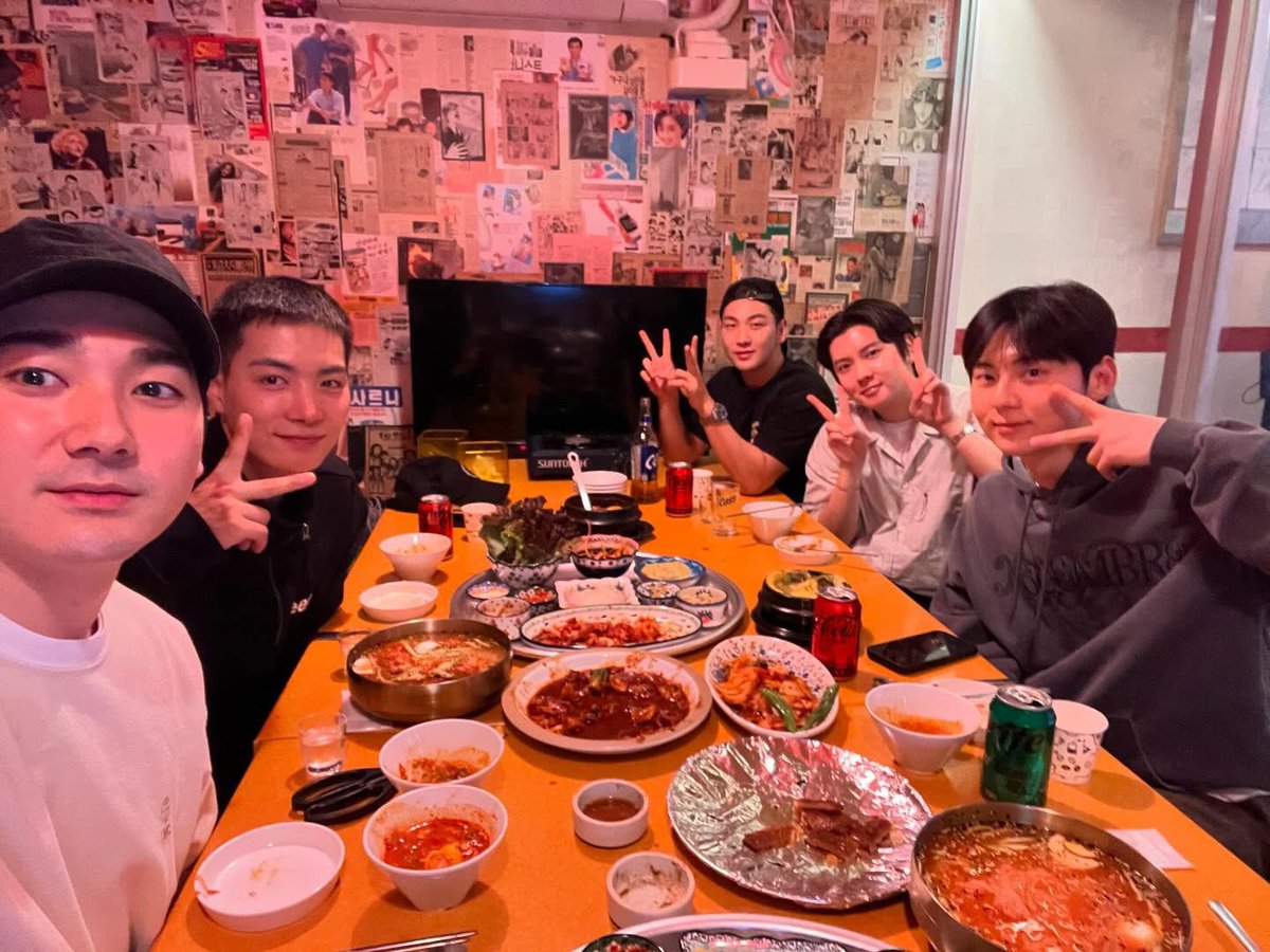 lollapang's tweet photo. 📍소쿠리촌 청담

냉삼잘먹었니애드라..? ㅋㅎㅋㅋㅋㅋㅎ https://t.co/GJR3RNH4yT