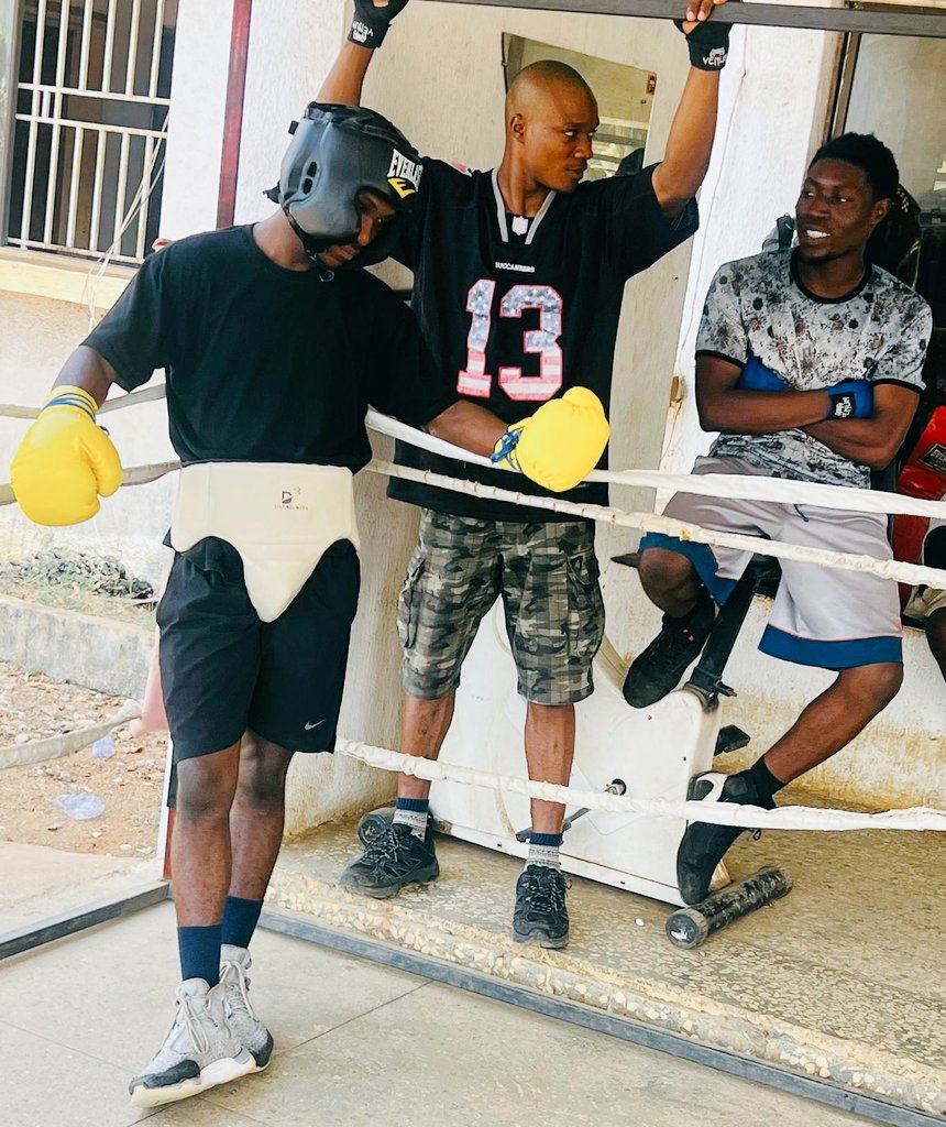 Ykay_The_Verb's tweet image. Great Athletes Work Hard.
#Boxing
#Sparring
#Dothefknwork