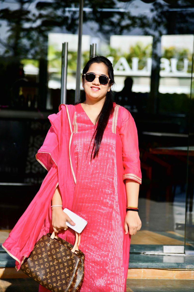 VickyRe82075038's tweet photo. Happy Birthday @AdarshSindhu  Akka 🎊🎉💐 https://t.co/8vv80HnIpo